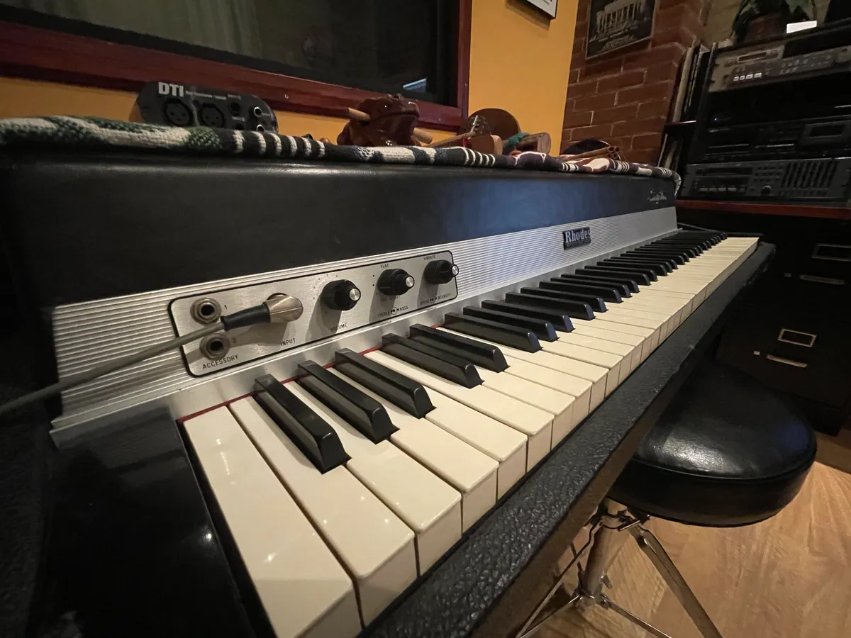 Downtown — Rhodes keyboard